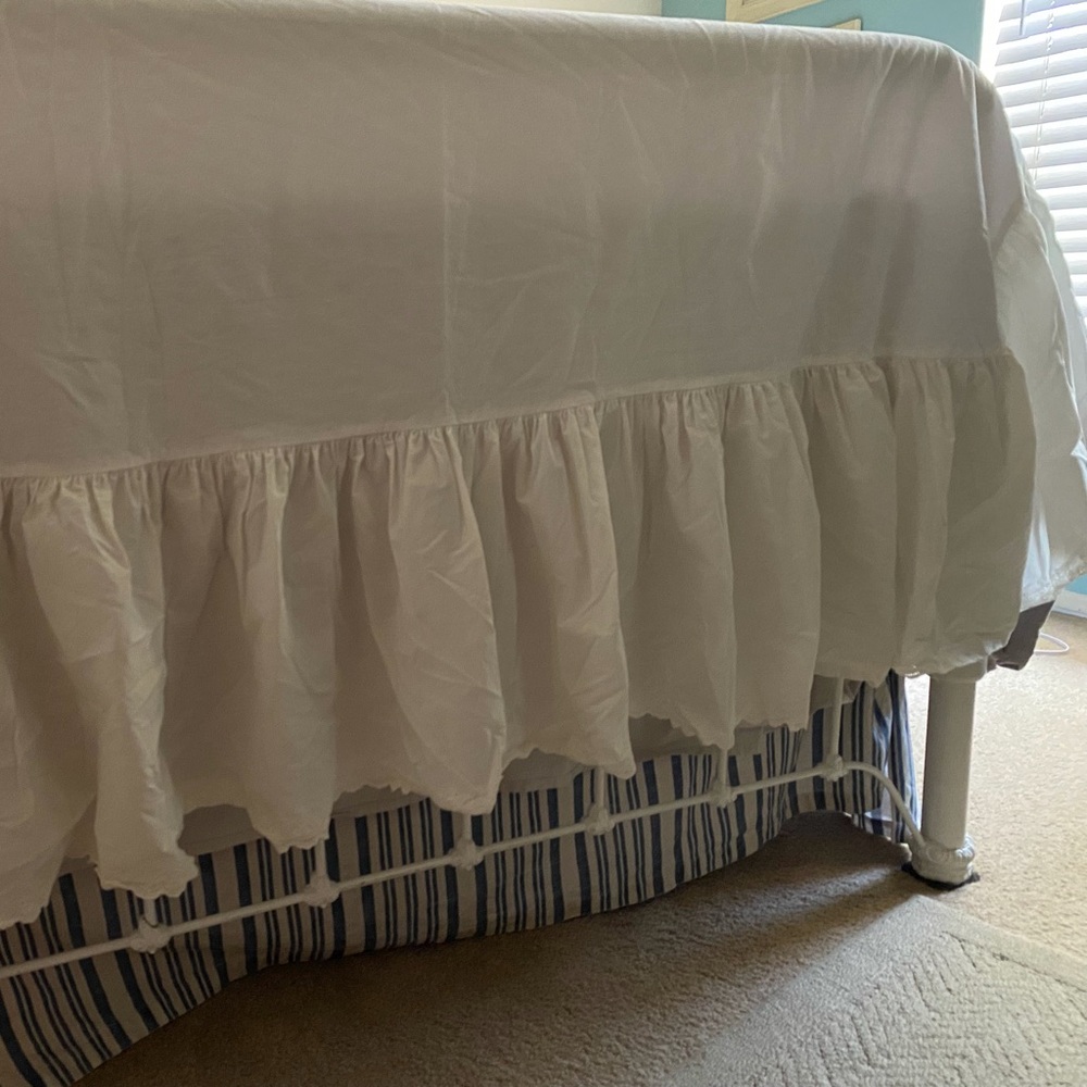 Vintage Ralph Lauren Queen Bedskirt.
